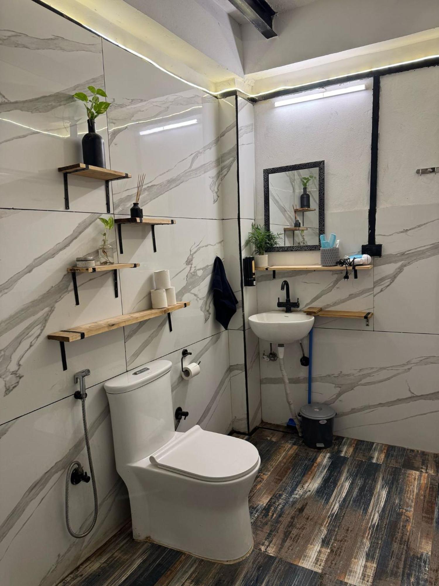 The Nirvana Nest Ґурґаон Екстер'єр фото